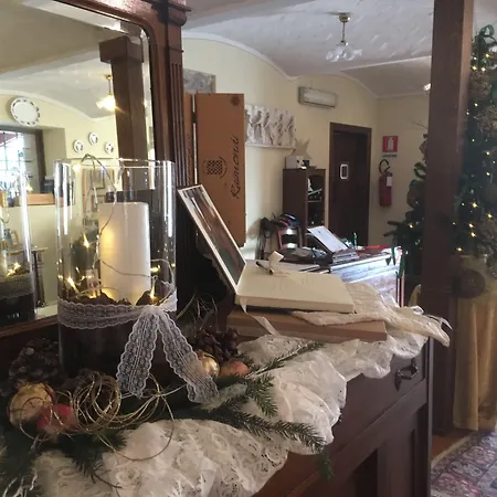 La Mola Πανσιόν